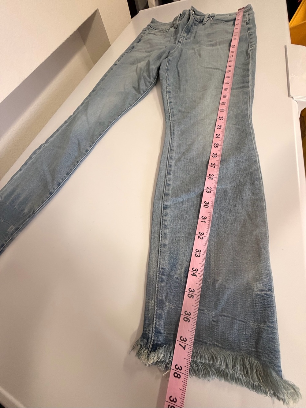 Good American Women's Jeans Sz 14/32 Light Blue Denim Jeans - Picture 9 of 13